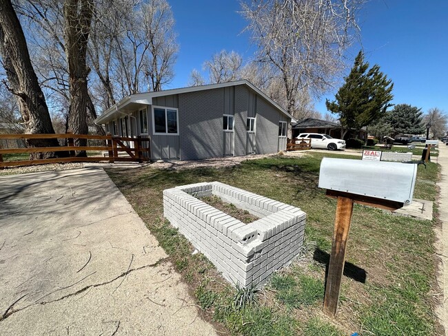 Building Photo - 1727-1733 Meadow Street