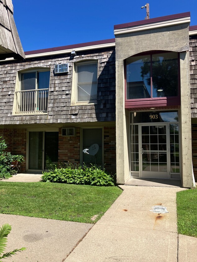 Foto principal - 903 11th Ave S