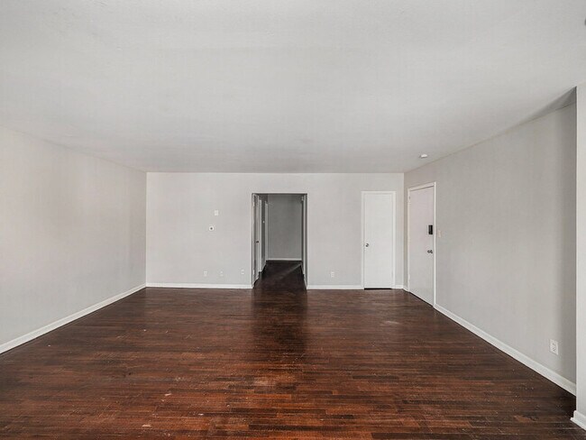 Foto del edificio - 2422 1/2 S 16th St