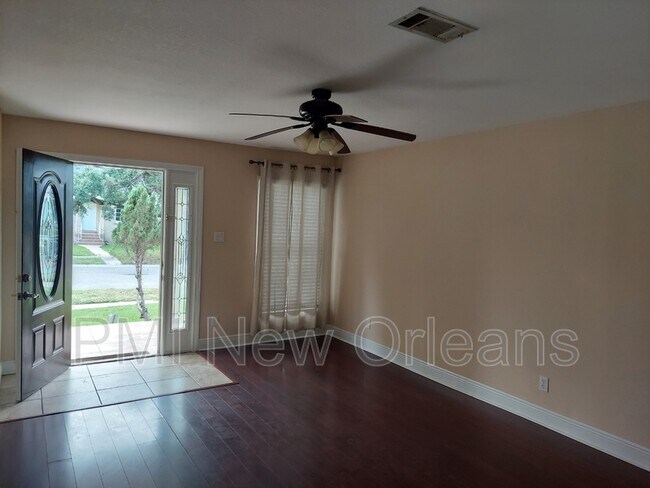 Foto del edificio - 6909 Louis XIV St