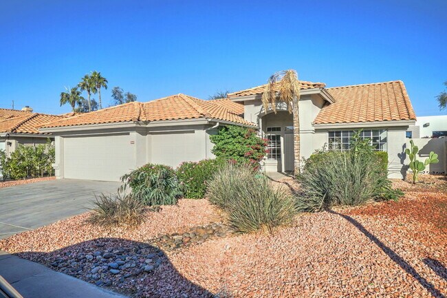 Building Photo - 8940 E Palm Ridge Dr