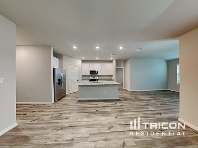 Foto del edificio - 13685 Paxton Blvd