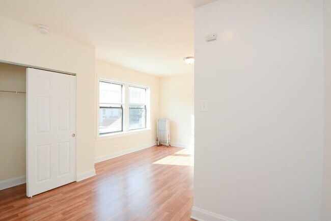 Foto del edificio - 1742 N Humboldt Blvd