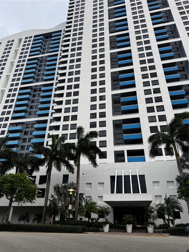 Foto del edificio - 1330 West Ave