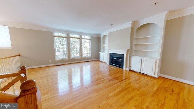 Building Photo - 5114 Vos Ln
