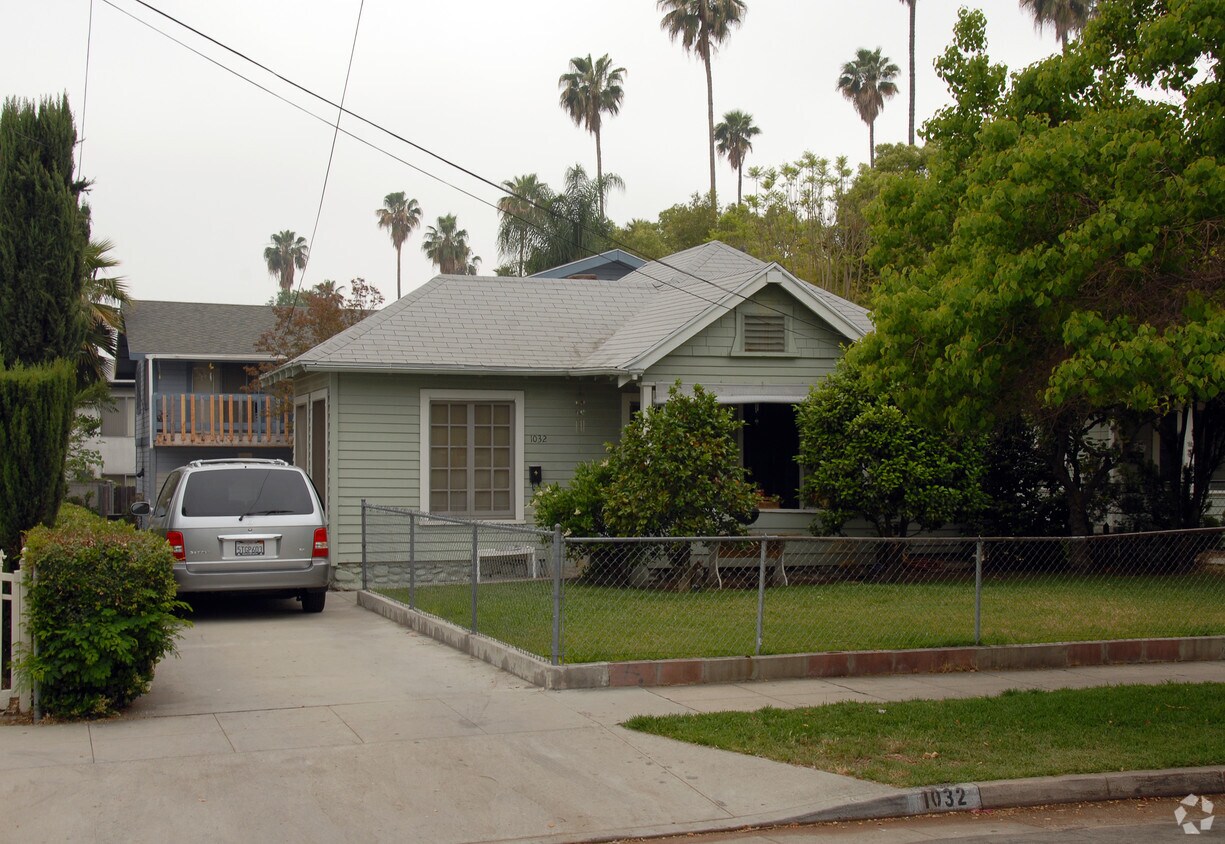 Primary Photo - 1037 Emerson St