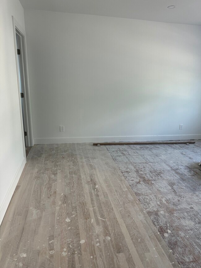 Building Photo - 69 Cos Cob Ave