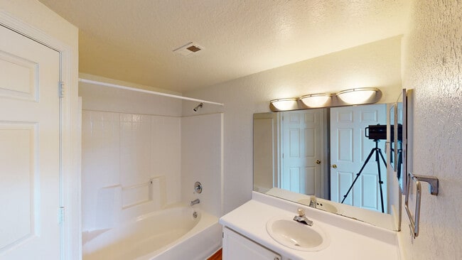 Interior Photo - Ashton at Waterford Lakes