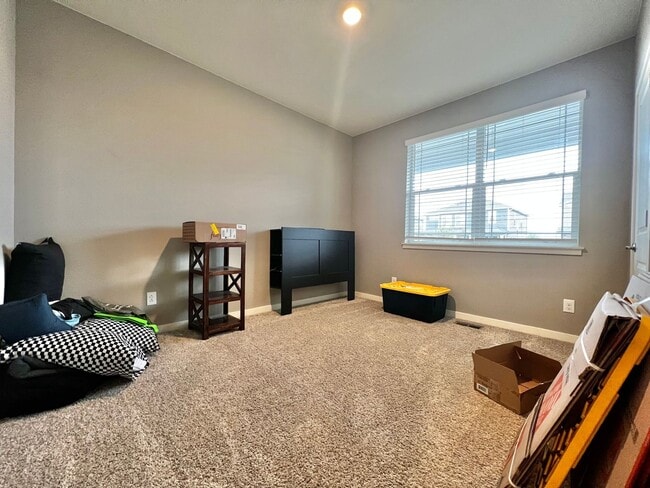 Building Photo - Gorgeous 4-Bed 2-Bath home Fort Collins, CO!