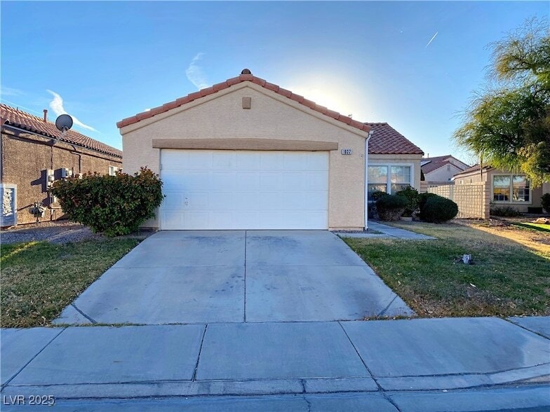 Primary Photo - 1037 Cedar Pines St