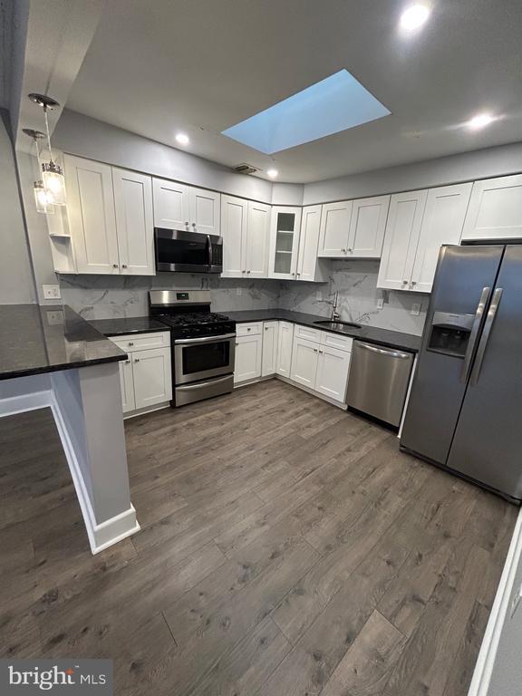 Building Photo - 336 Main St