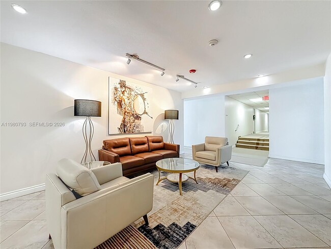 Building Photo - 1350 River Reach Dr