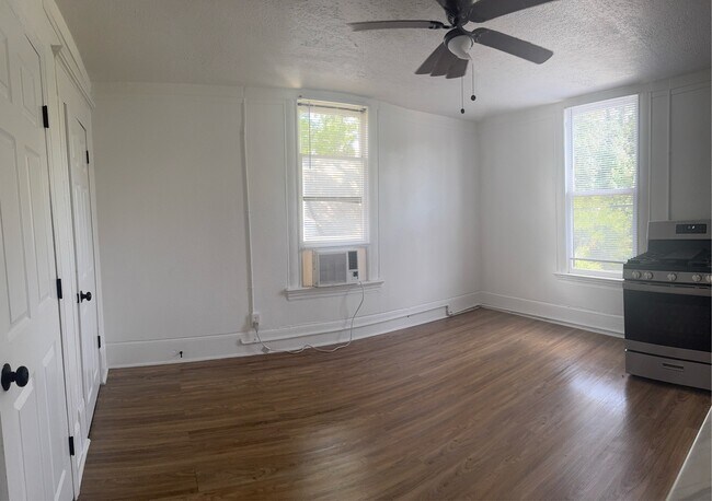 Foto del edificio - 135 E 17th St