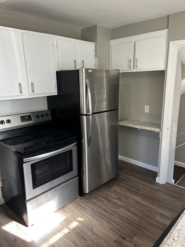 Building Photo - 341 N Hawkins Ave