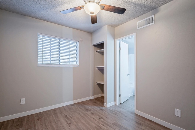 Building Photo - Sunrise on 35th