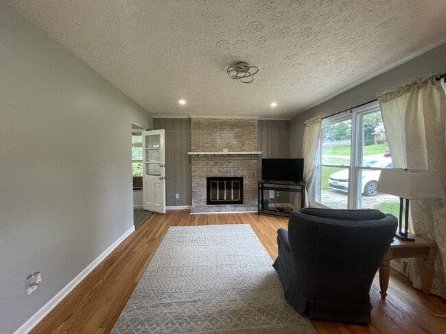 Foto del edificio - 5900 Edgewood Ave