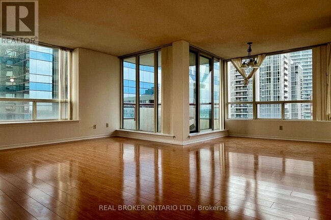 Building Photo - 5765 Yonge St