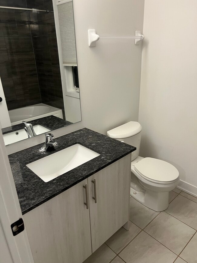 Building Photo - 230 Prince William Way