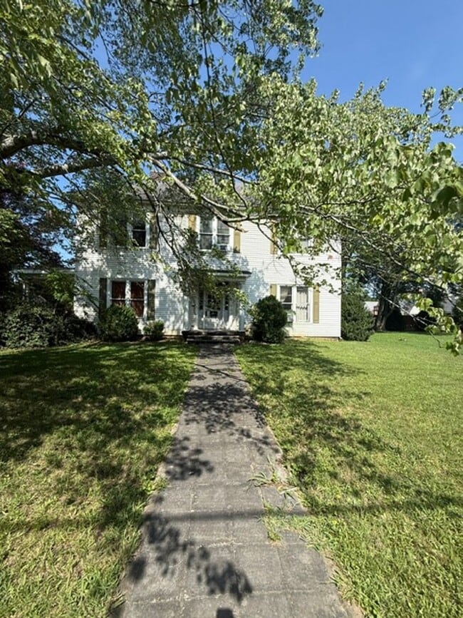 Building Photo - 1533 N Ocoee St