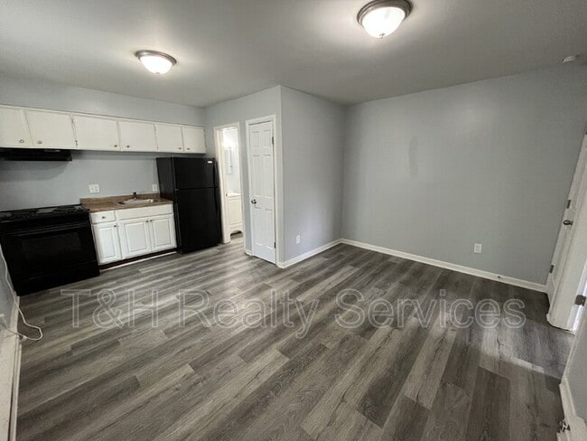 Foto del edificio - 8820 E 45th St
