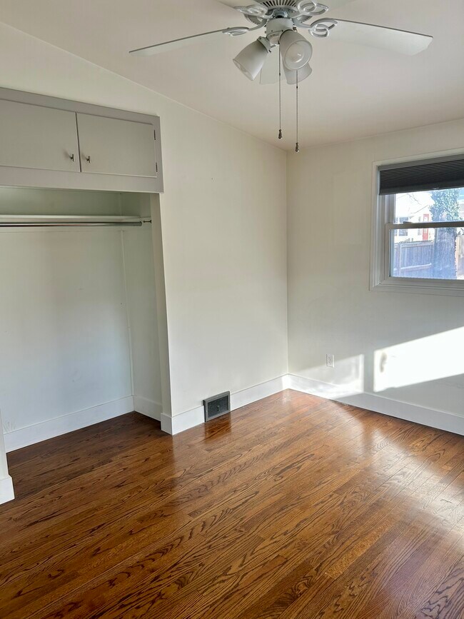 Building Photo - 1216 N Fairview Ave