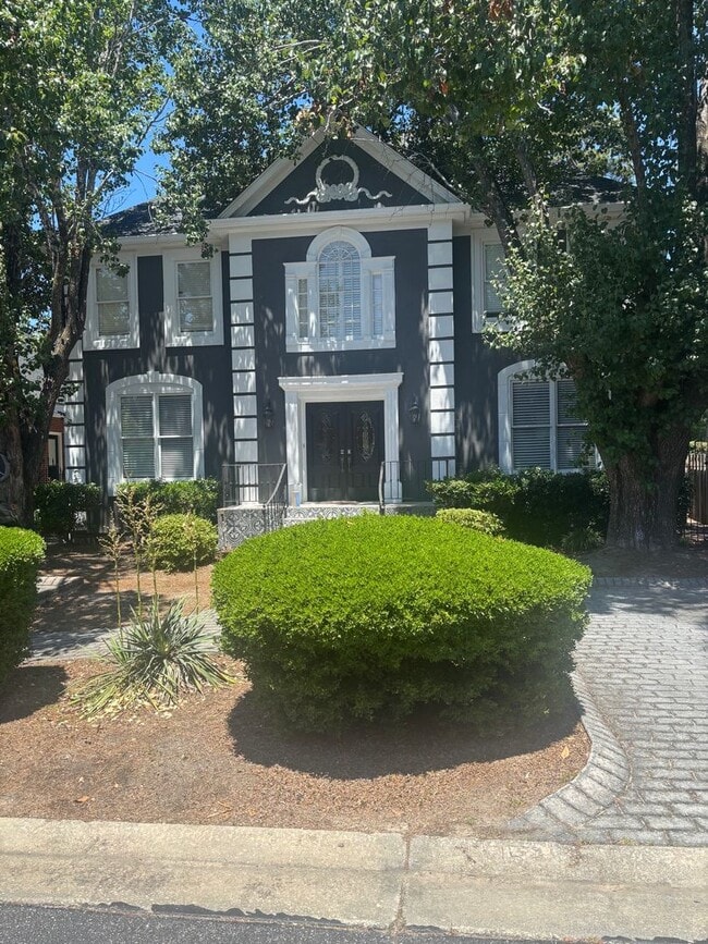 Building Photo - 8 Conifer Square