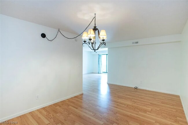 Comedor - 4849 Grace Rd