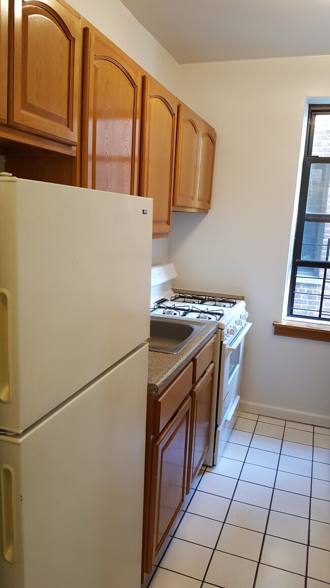 Foto del edificio - 2861 Bainbridge Ave