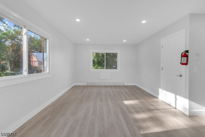 Foto principal - 557 S Broad St
