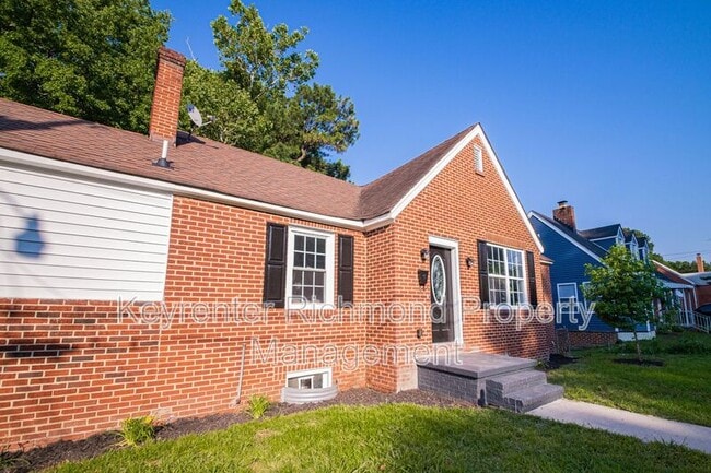 Building Photo - 1001 Colonial Ave