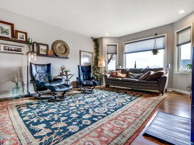 Building Photo - Stunning Home on 1 Acre and RV Parking!