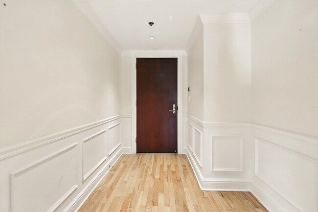 Foto del edificio - 75-83-83 Cambridge Pkwy