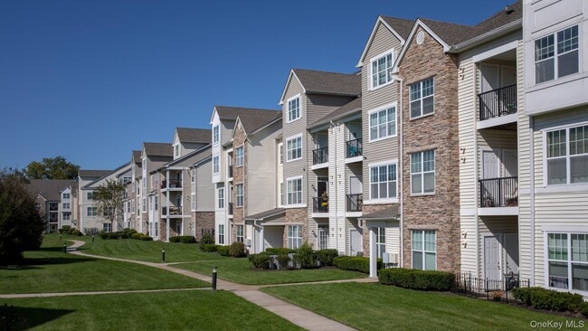 Building Photo - 416 Charles Pond Dr