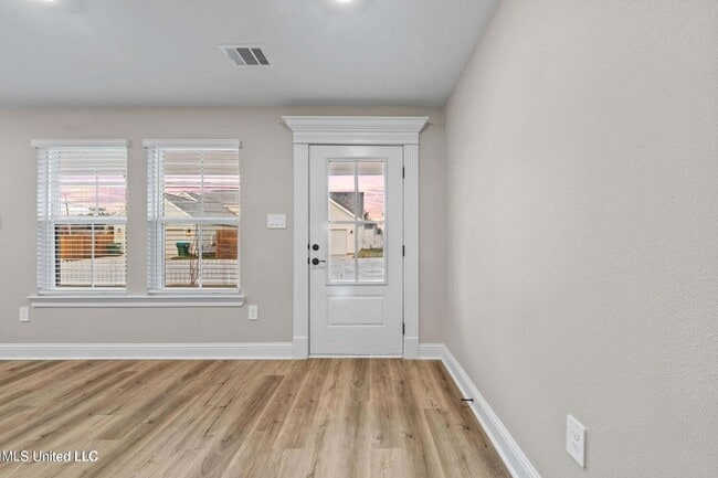 Photo - 1527 2nd St House