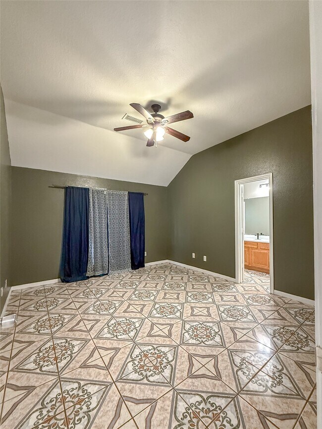 Building Photo - 603 Mosswood Dr