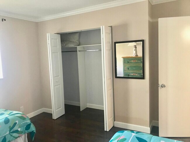 Foto del edificio - 23099 Barwood Ln N