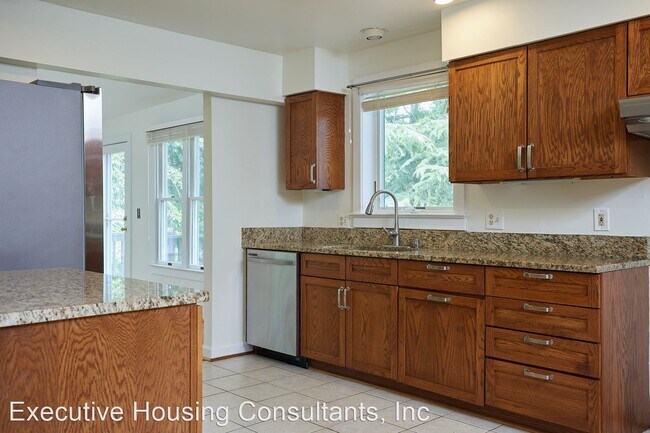 Foto del edificio - 5 br, 3 bath House - 8712 Ewing Drive