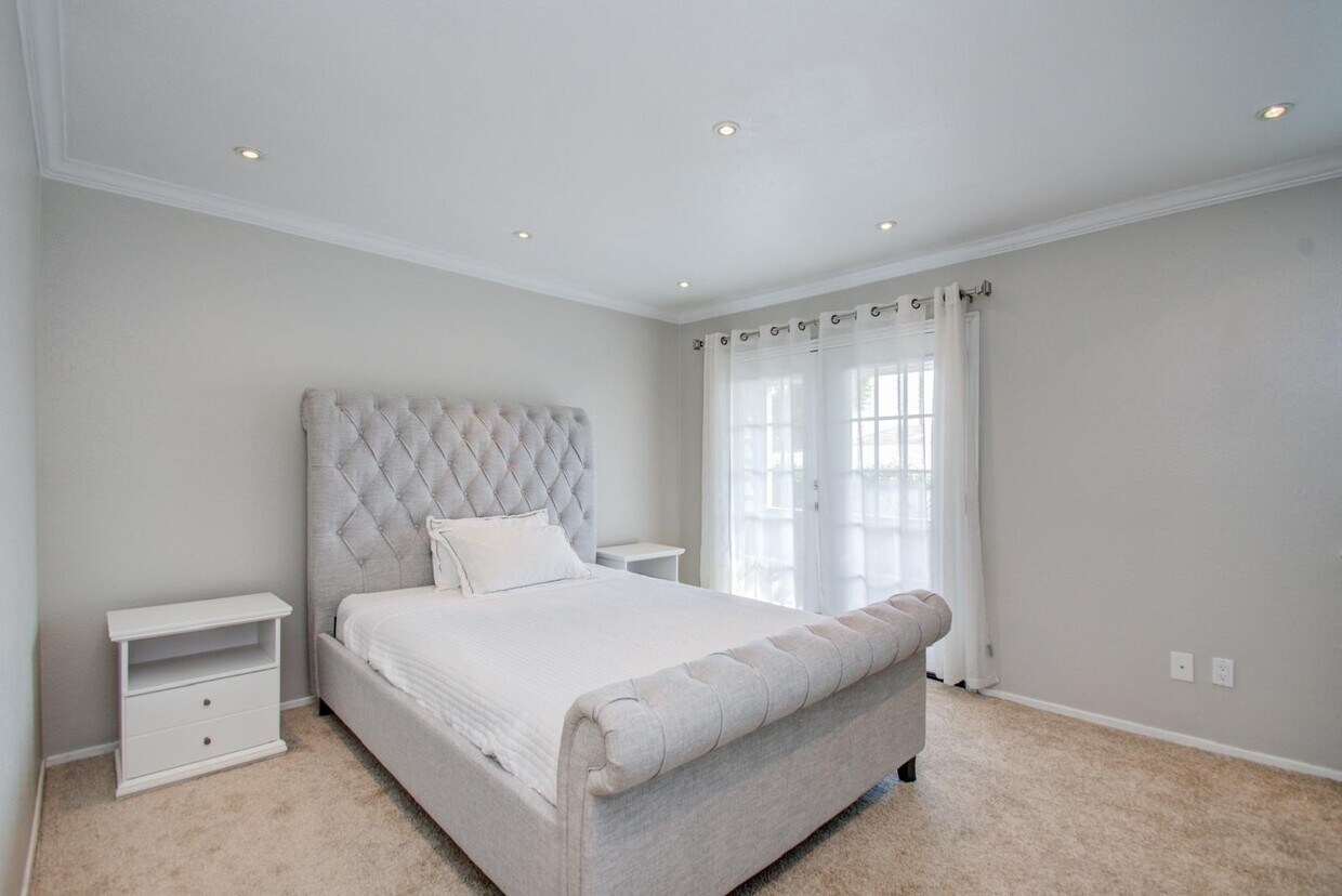 Foto del edificio - 5807 Beverly Hill St