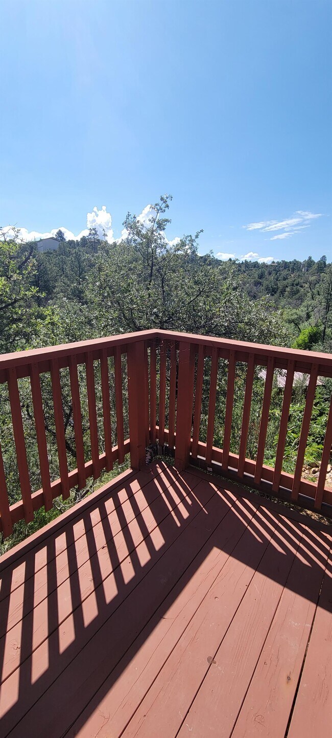Foto del edificio - 645 S Rancho Vista Dr