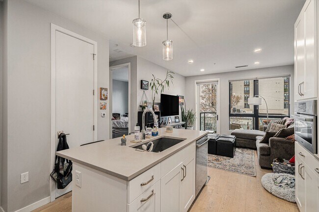 Foto del edificio - Coming Soon: One-Bedroom, One-Bath Condo i...