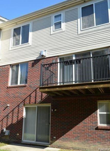 Foto del edificio - 6967 Edgewater Dr