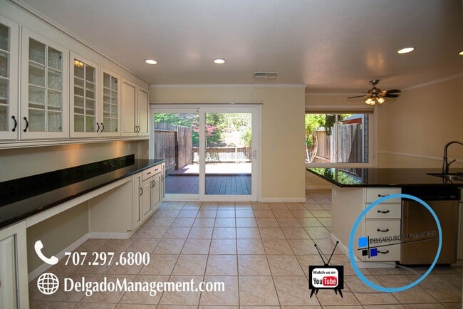 Building Photo - Benicia! Large three bedroom, two full bat...