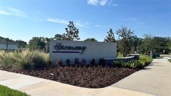 Foto del edificio - 1676 Hummingbird Rd