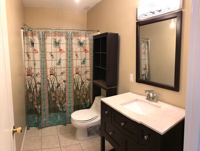 Building Photo - 154 Pearl St