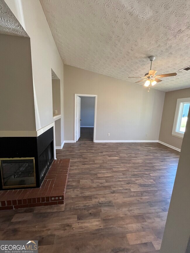 Building Photo - 138 Crystal Brook