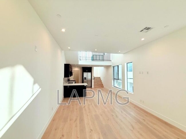 Building Photo - 3414 London St