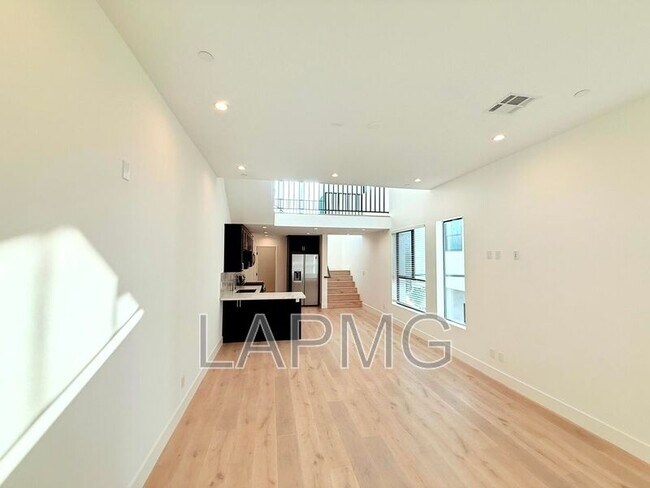 Foto del edificio - 3414 London St