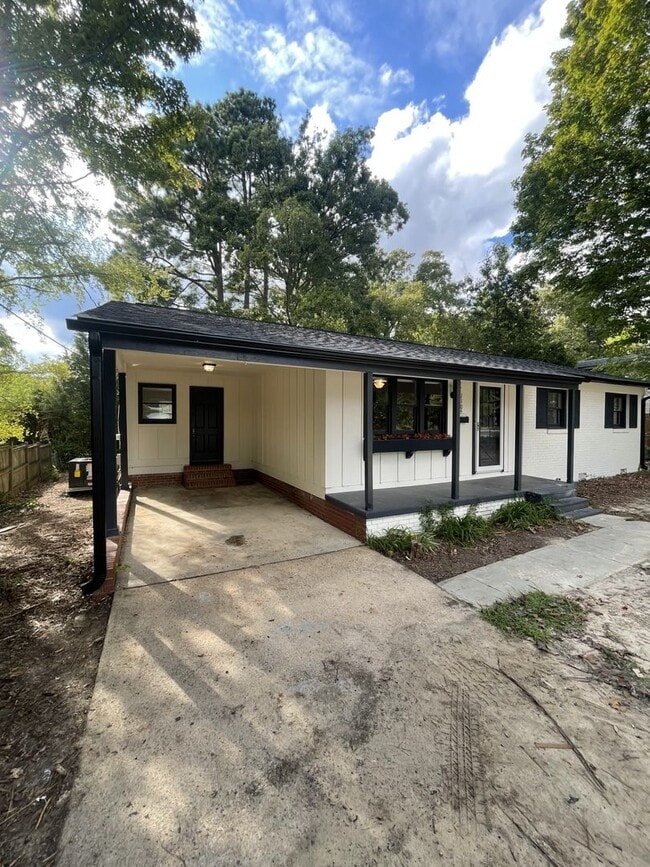 Building Photo - 1105 Marlborough Rd