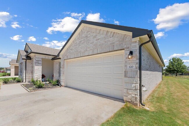 Foto del edificio - 120 Loon Dr