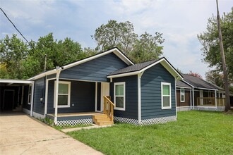 Building Photo - 621 North St